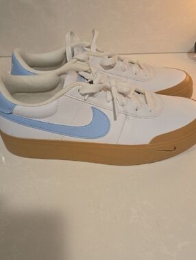 Nike Court Shot In Psychic BlueGum Platform Size 7 Mens/8.5 Womens NEW
